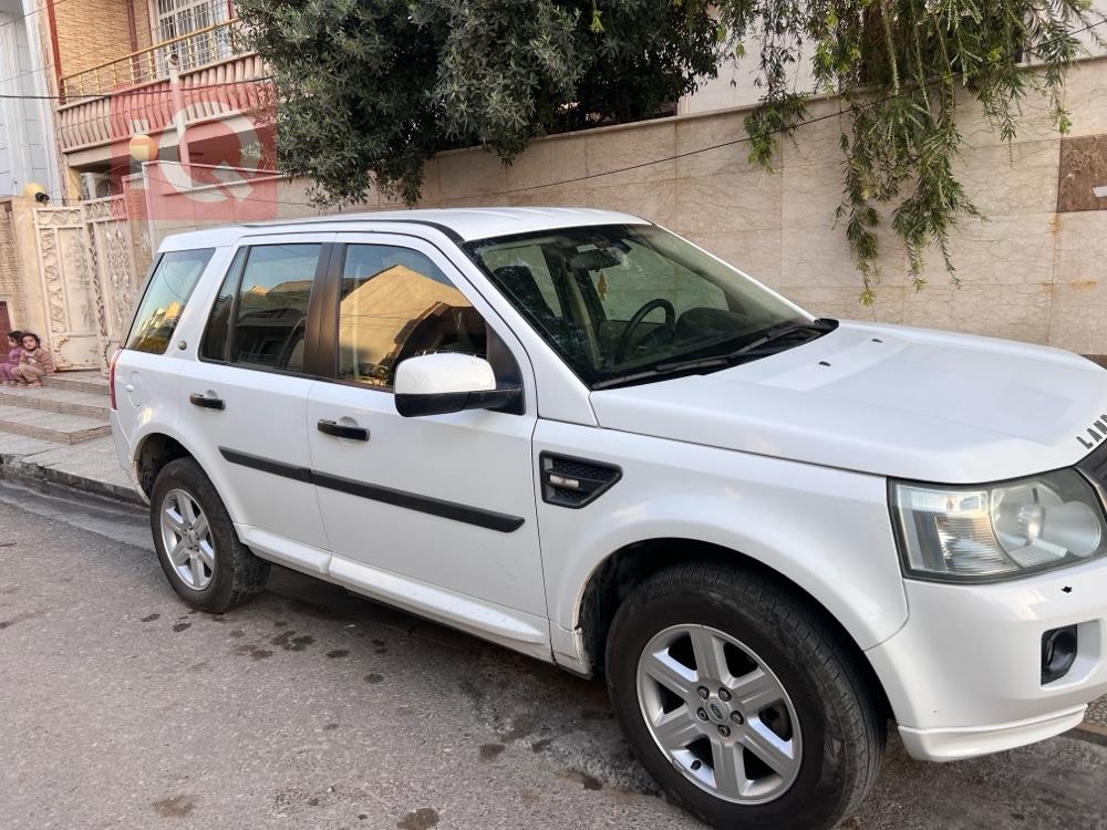 لاند روفر LR2